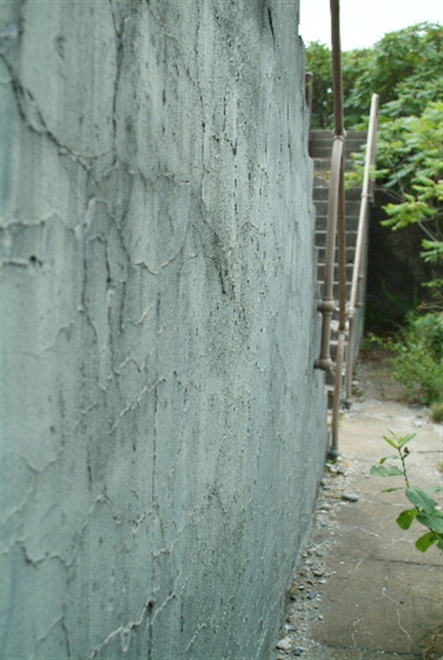 Wall cracks