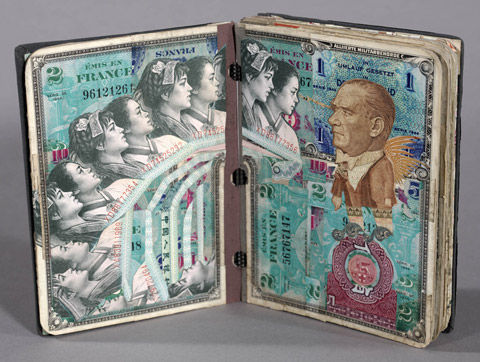 5.-Books-by-Artists