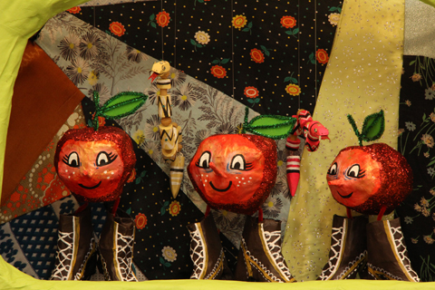 0628_art_apples_top.jpg 0628_art_apples_top.jpg