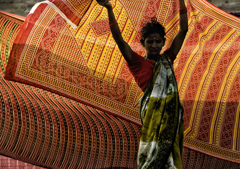 1129_art_saris_top.jpg 1129_art_saris_top.jpg