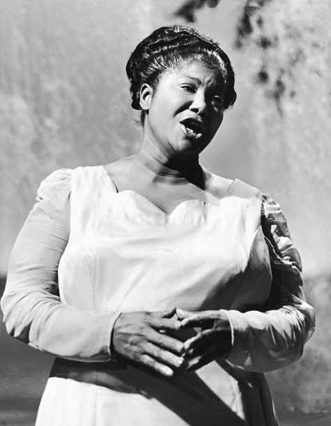 THEATER040910_mahalia_main THEATER040910_mahalia_main