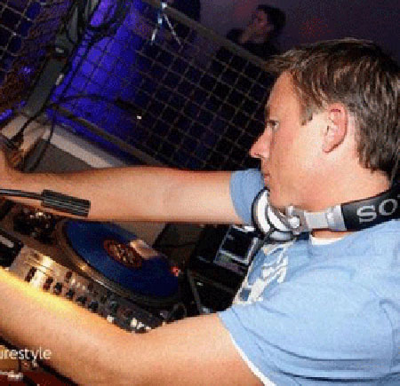 DJ main