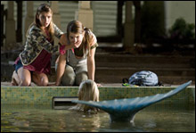 AQUAMARINE: Cast is decent, but they're landlocked by the script