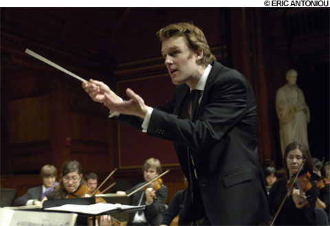 CLASSICAL_CourtneyLewisDynamic_cEricAntoniou