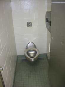 feat_summprev_toilet1_main feat_summprev_toilet1_main