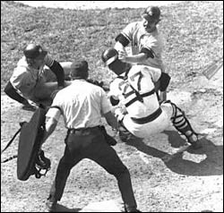 GOLD GLOVES: Boston's best baseball brawls.